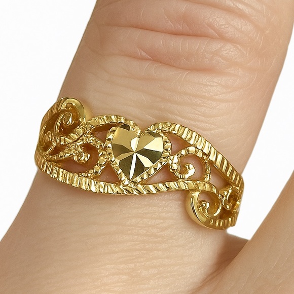 Vintage Jewelry - 14kt Plated Gold Diamond Cut Heart Swirl Filigree Ring NWT Vintage Sz 5